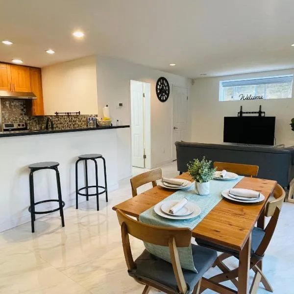 Adorable 2-Bedroom Basement in Vancouver, hotel v destinaci Vancouver