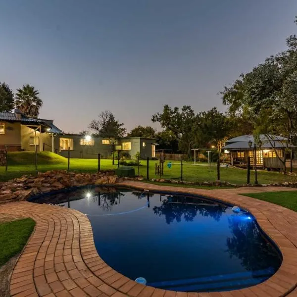 Self-Catered Apartment With Pool, hotel in Krugersdorp