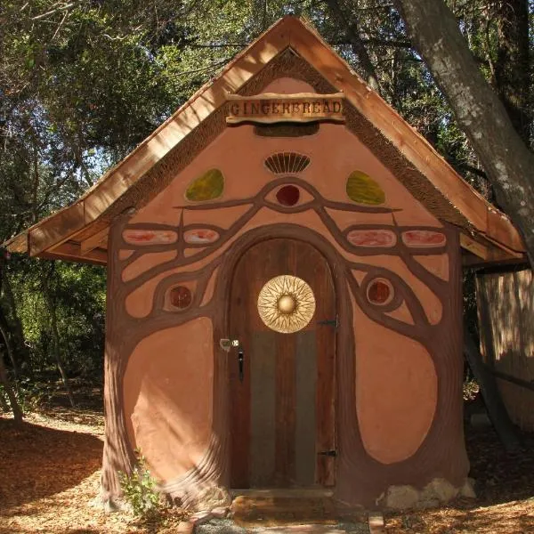 Gingerbread House, hotel in Geyserville