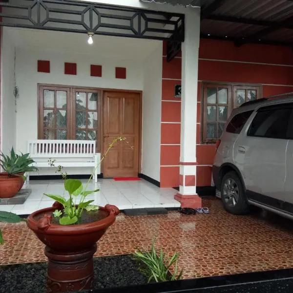 Argolawu Homestay, hotel in Sarangan