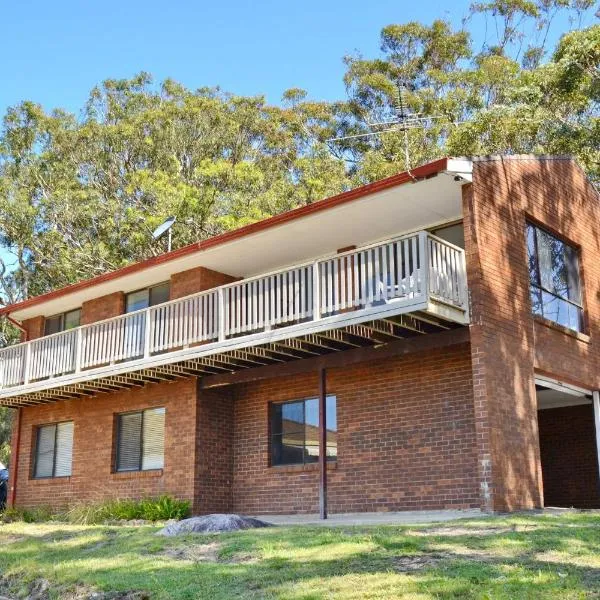 Dalesview Retreat - Bring your own linen, hotel in Arakoon