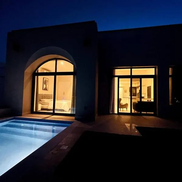 Hawana Lagoon Private villa with private pool, hotel v destinaci Salalah