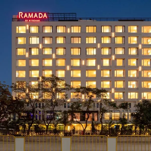 Ramada by Wyndham Jaipur North, hotel in Amer