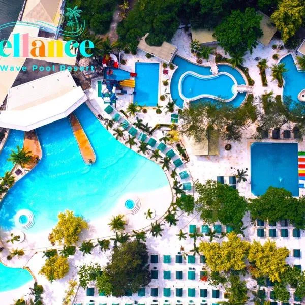 Villa Excellance Beach and Wave Pool Resort, hotel in Postema
