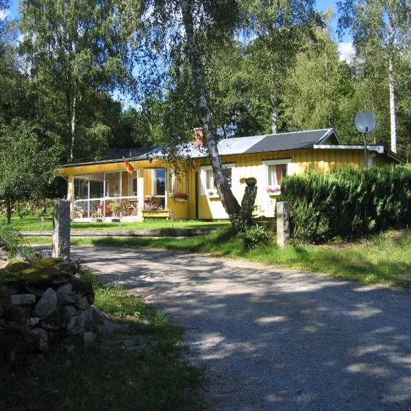 Almagården lantlig miljö, hotel in Hemsjö