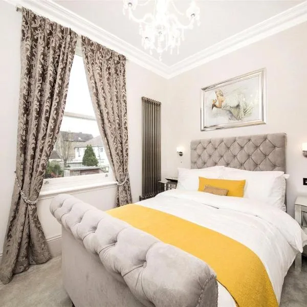 Luxurious 1-bedroom apartment. Indoor Fireplace, hotel en South Norwood