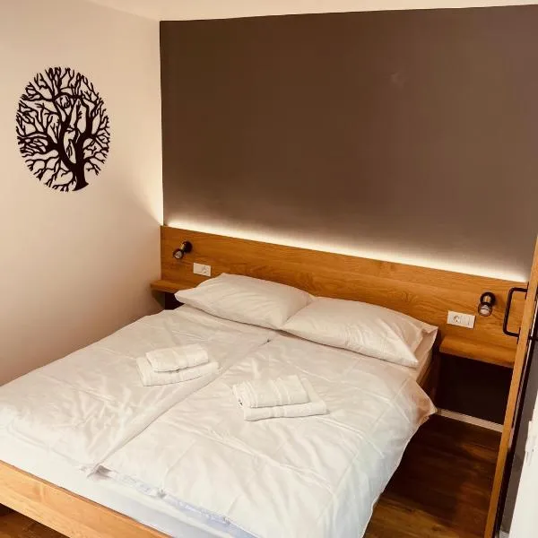 PJagodic Hotel Cerklje - 5min to Airport, hotel in Cerklje na Gorenjskem