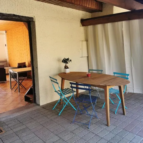 Studio Duplex avec jardin - La voie des Salines, hotel a Ranchot