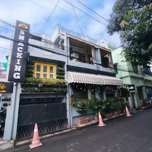 Spacious 3BHK House opp South City Mall, hotel v destinaci Kalkata