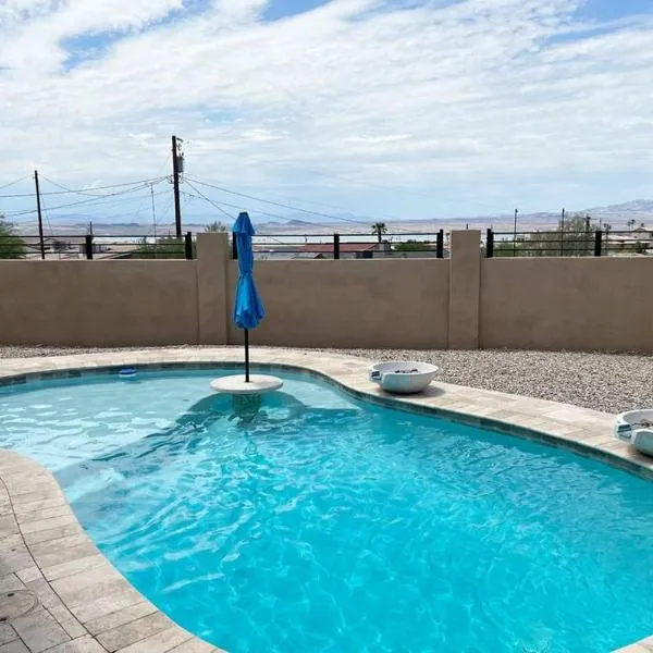 Havasu Retreat! Pool, Spa, Gym & View, hotel en Lake Havasu City