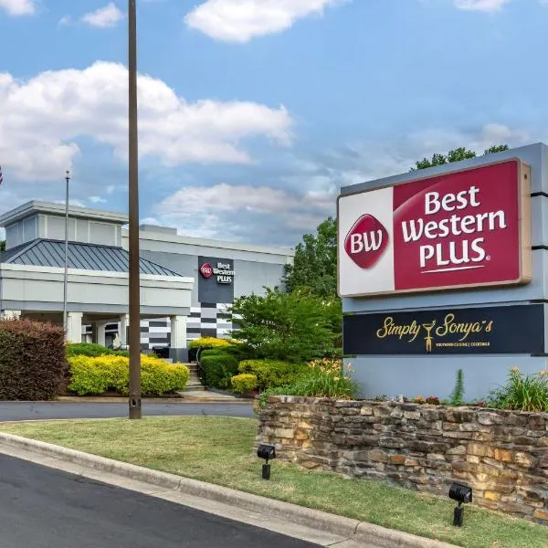 Best Western Plus University Inn, hotel in East Bend