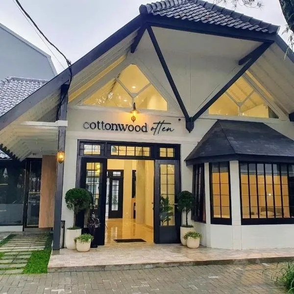 Cottonwood Boutique Heritage Otten, hótel í Bandung