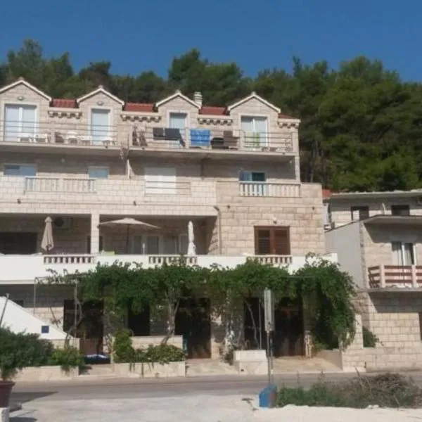 Apartments by the sea Povlja, Brac - 14126, hotel v destinaci Povlja