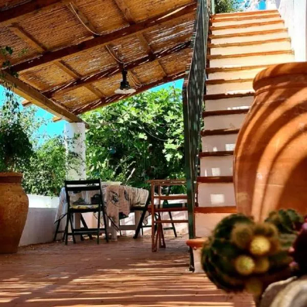 Villa Chiara, hotel in Filicudi