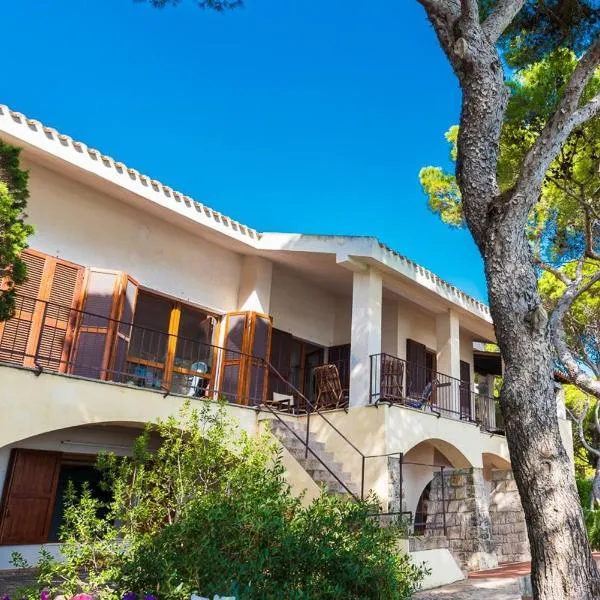 Villa Clelia al mare, hotel in Porto Pino