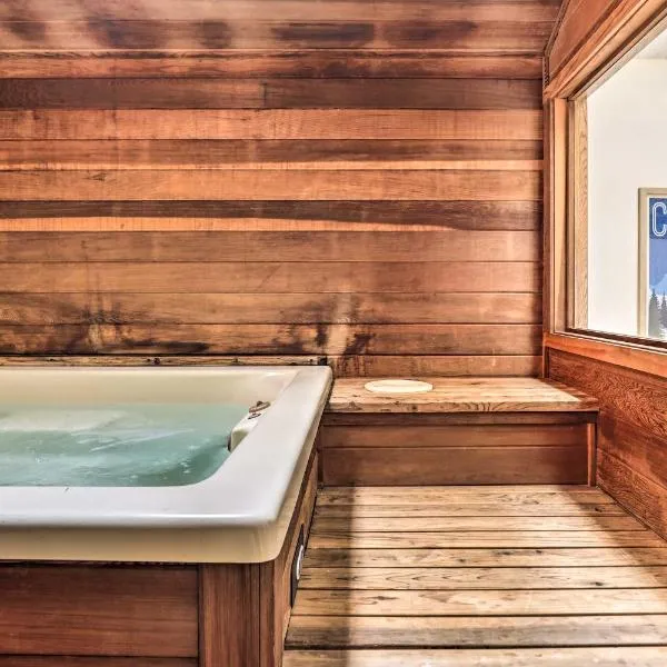 Mtn View Granby Condo with In-Unit Hot Tub!, hotel in Granby