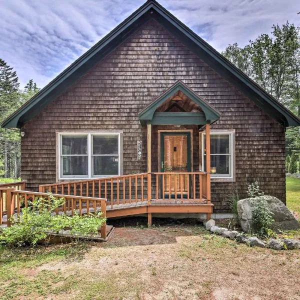 Hidden Gem Cottage Near Blue Hill Peninsula, hotel v destinaci Brooklin