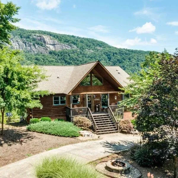 Wild Valley Lodge-Log Cabin in Lake Lure, NC, Close to Chimney Rock - Stunning Views, hotel in Rutherfordton