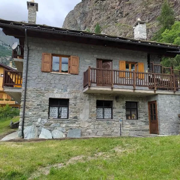 Maison Vallet CIR VDA-VALTOURNENCHE n 0023, hotel v destinaci Valtournenche