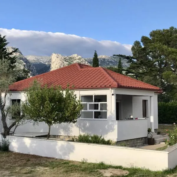 Holiday house with a parking space Seline, Paklenica - 16318, hotel in Starigrad