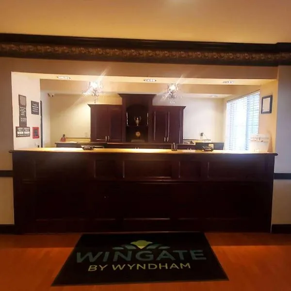Wingate Suites by Wyndham Youngstown - Austintown, hótel í Youngstown