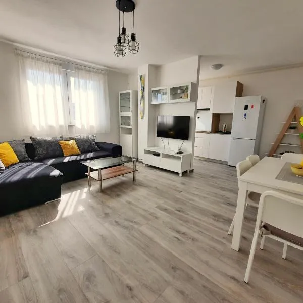 Apartment MRVICA near the Zagreb Airport, hotel in Velika Gorica