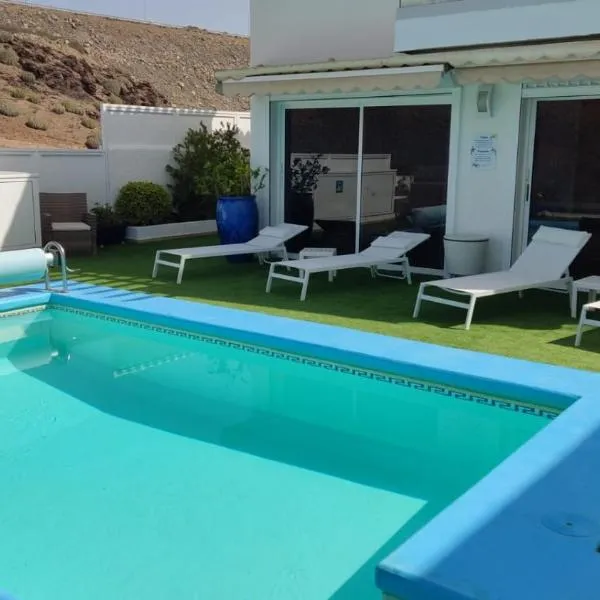 El Quijote with private heated pool, hotel en San Bartolomé