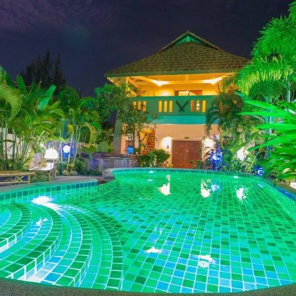 Khaolak 2K Pool Villa, hotel in Khao Lak