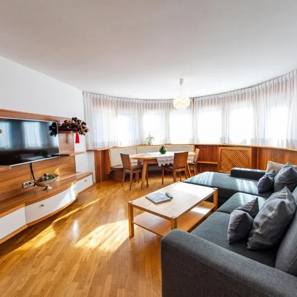 Apartment Belvedere, hotel in Selva di Val Gardena