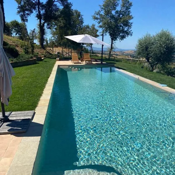 PODERE TORRICELLE 69B Pancole Gr, seaview infinity pool, jacuzzi, sauna, exclusive villa with 2 bedrooms for 4 - If you total 5 or 6 people there is an independent suite in main villa with private ensuite bathroom, kitchenette and garden dining area, hotel in Pancole