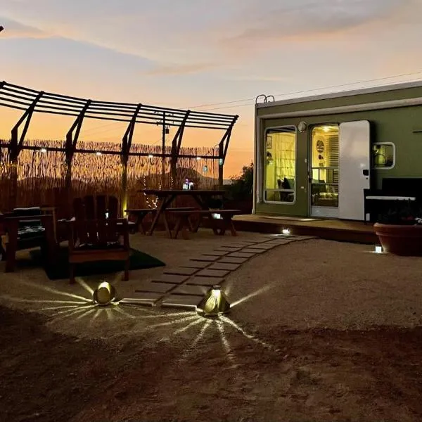 Rustic Farm meadow stay, hotel v destinaci Temecula