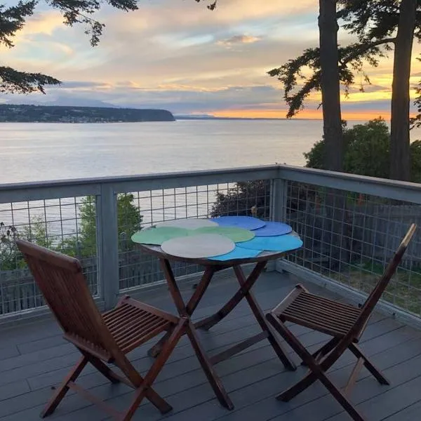 Waterfront, Sunsets and Mountains, hotel in Port Townsend