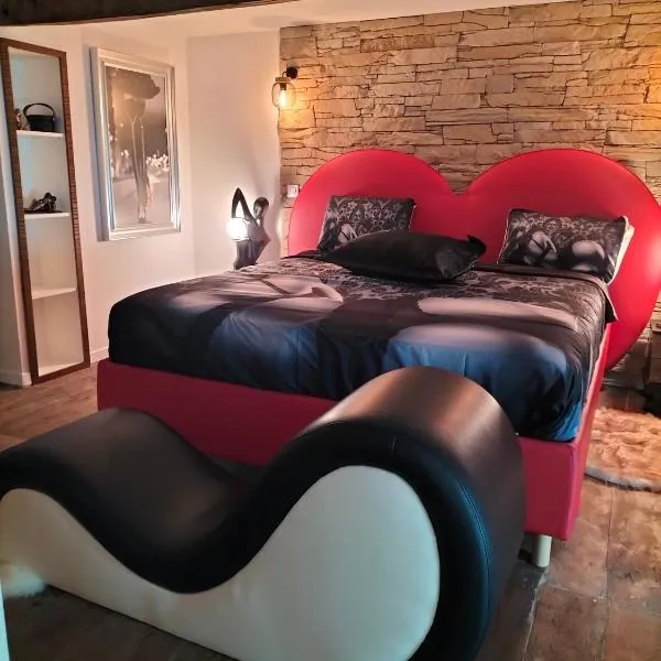 L'idyle loft érotique détente, hotel v destinácii Callac