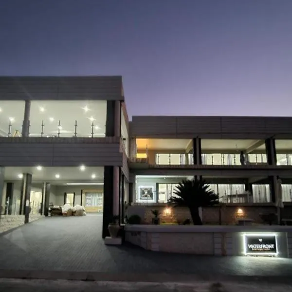 Waterfront Boutique Hotel Vanderkloof, hotel v destinaci Vanderkloof