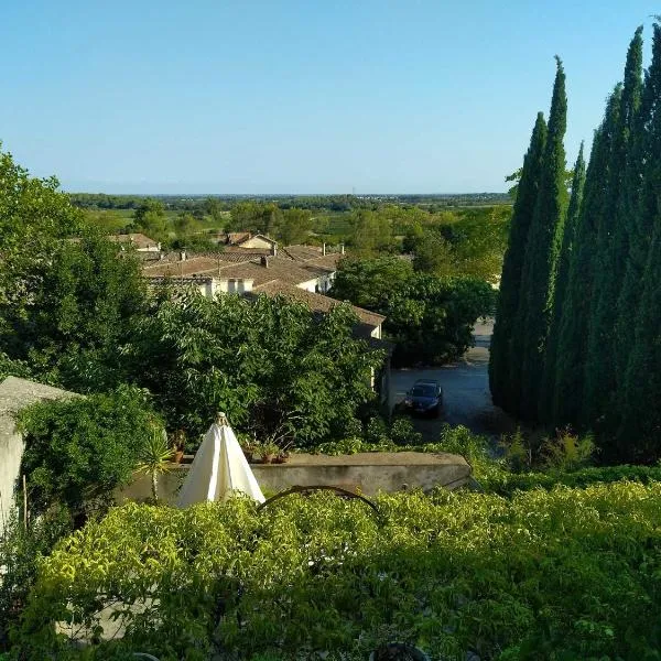 Gite des ARTS, hotel in Saint-Geniès-des-Mourgues