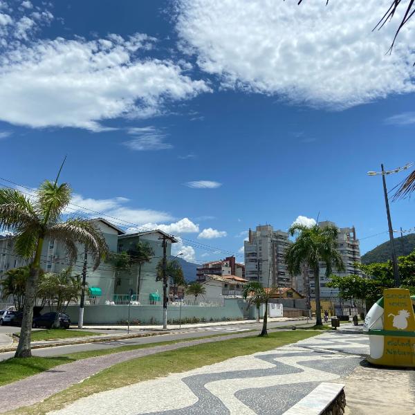 Desfrute bons momentos na praia Martim de Sá Pé na areia Aceitamos Pet pequeno porte - Foto 3