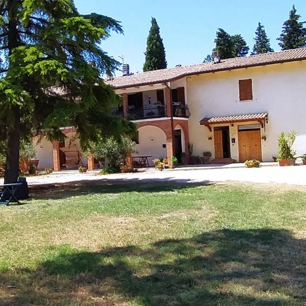 Casale in collina vista Assisi,Brufa di Torgiano, Hotel in Brufa