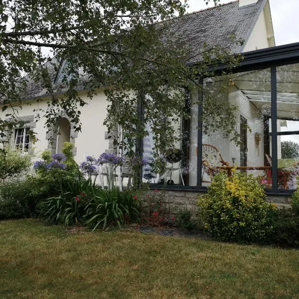 Maison de Campagne en Centre Finistère, hotel v destinaci Hinguer