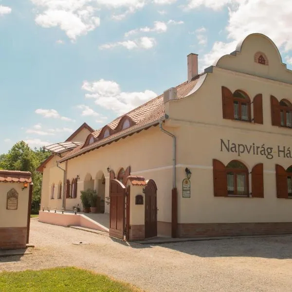 Napvirág-Ház, hotel i Zsira