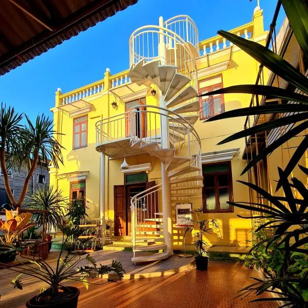 Sittisang Heritage House 1920, hotel in Kanchanaburi