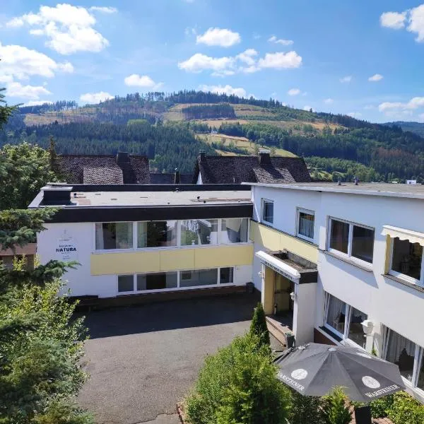 Berghotel Natura Bed & Breakfast, hotel in Winterberg