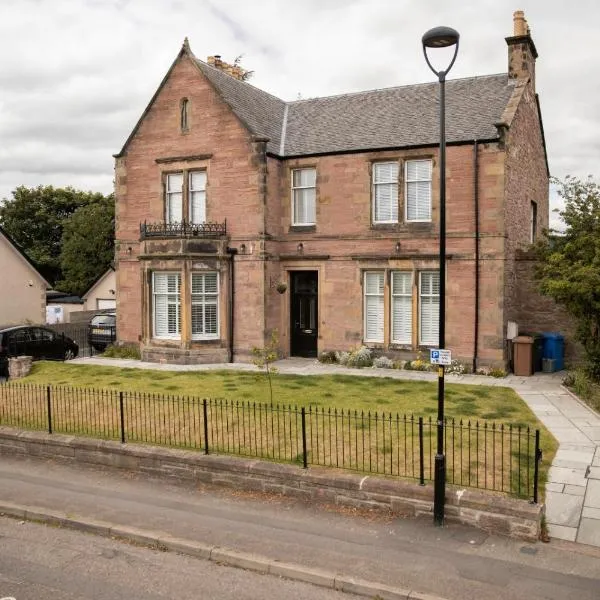 The old church house, Hotel in Inverness
