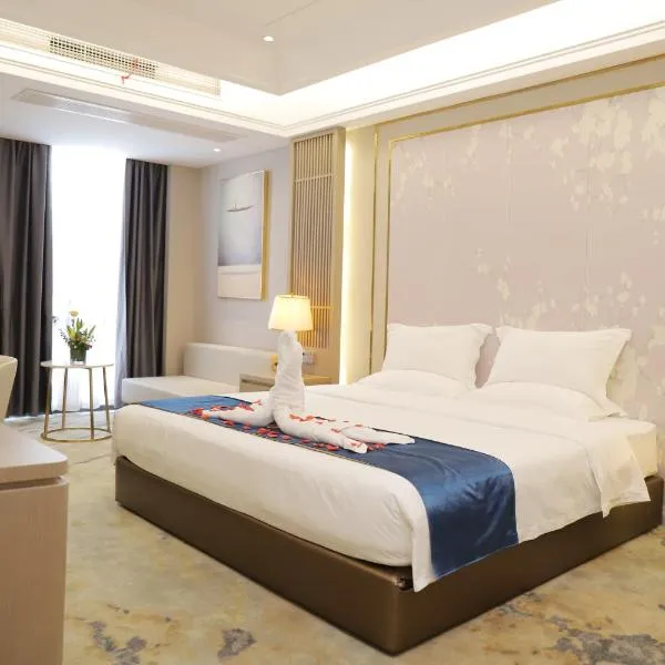 Five Elephants Hotel, hotell i Phumĭ Bei Smau