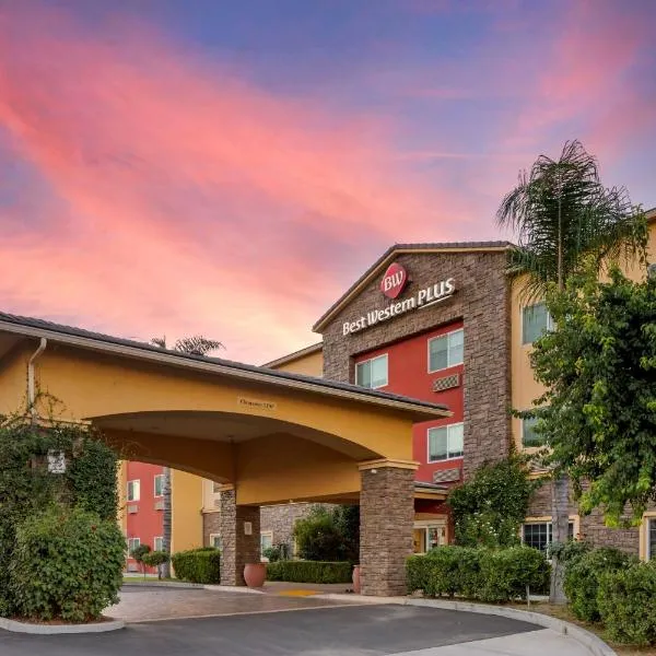 Best Western Plus Wasco Inn & Suites、デラノのホテル