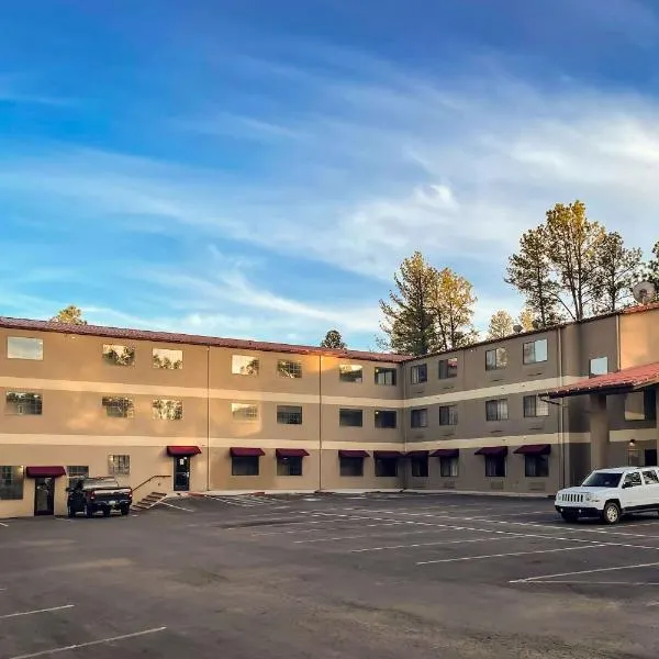 Comfort Inn & Suites Midtown, hotell i Ruidoso Downs