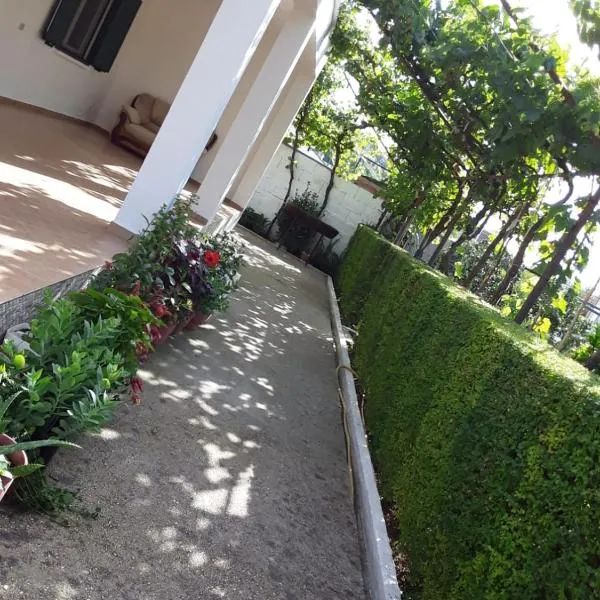 House 28, hotel v destinaci Orikumi
