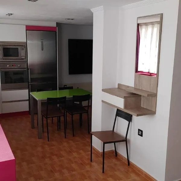 Apartamento Climatizado Vacacional, hotel in Patró