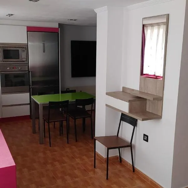 Apartamento Climatizado Vacacional, hotel en Benisili