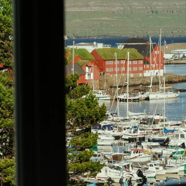 5 BR Penthouse Apartment / Downtown / Marina, hotel in Tórshavn