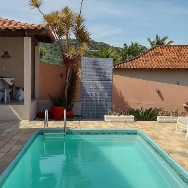Casa com piscina com linda vista panorâmica, hotel em Iguaba Grande